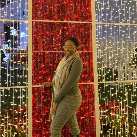 Meet your Posher, Myrsha - Picture 1 of 1